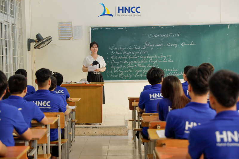 Trường dạy nghề và bổ túc văn hóa tại Hà Nội